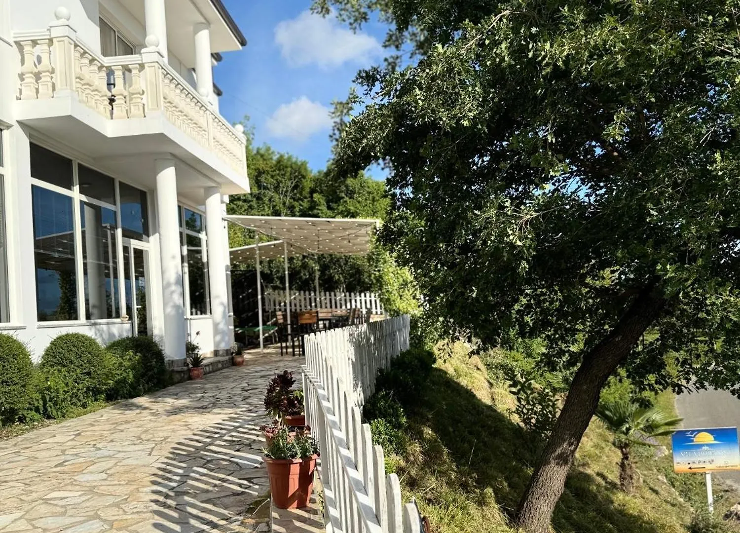 Bed and breakfast Vila Horizont Baks-Rrjoll