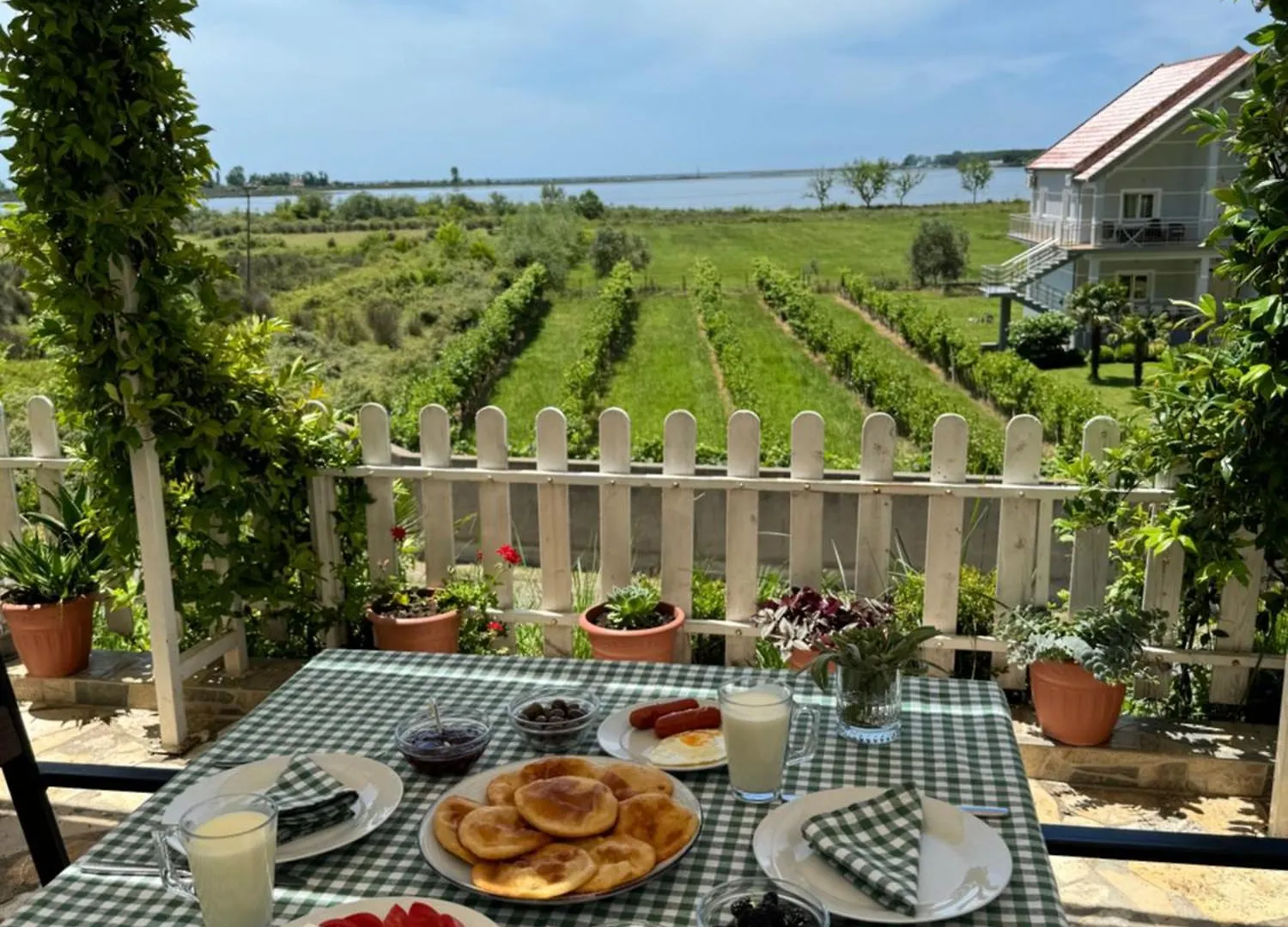 Vila Horizont Baks-Rrjoll Bed and breakfast