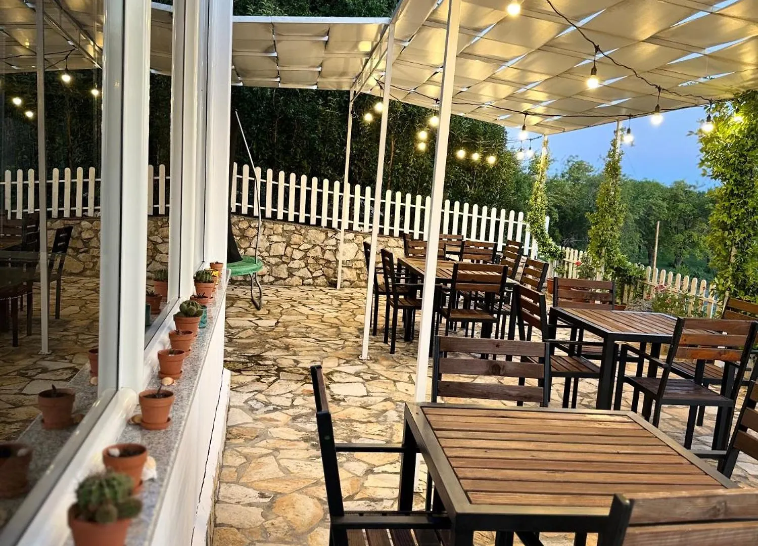 Vila Horizont Baks-Rrjoll Bed and breakfast