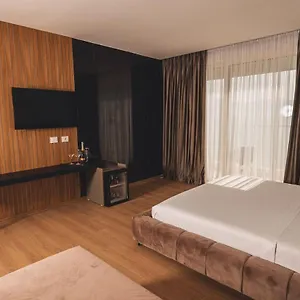 Grand Mirage Wlora